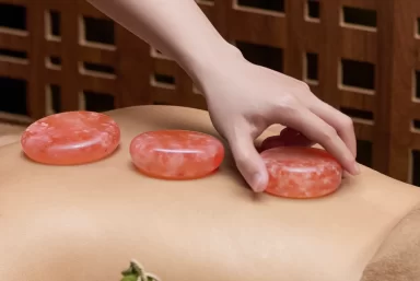 Liệu pháp thư giãn cơ thể với tinh dầu + Đá muối Himalaya