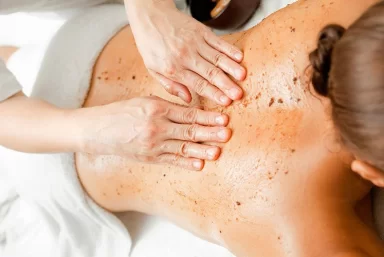 Tẩy tế bào chết toàn thân với cà phê